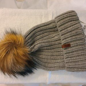 One-size, unisex Bench knit hat